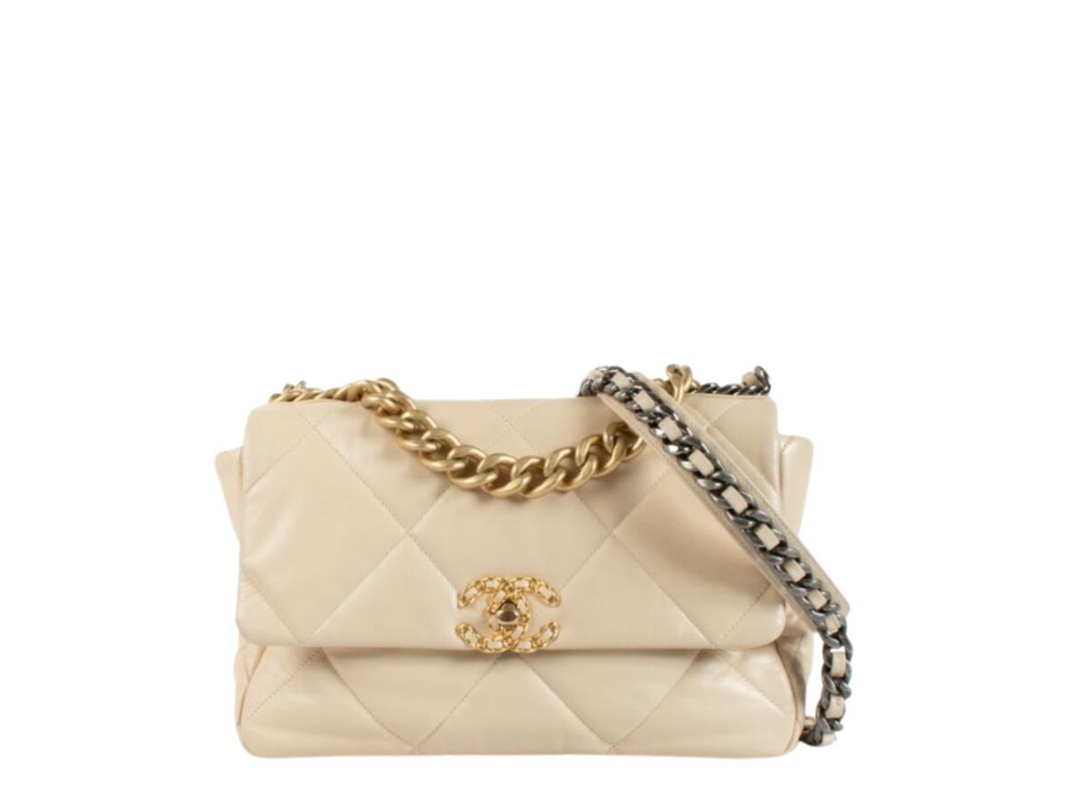 https://d2cva83hdk3bwc.cloudfront.net/chl-sbbclc1b-chanel-large-chanel-19-beige-1.jpg