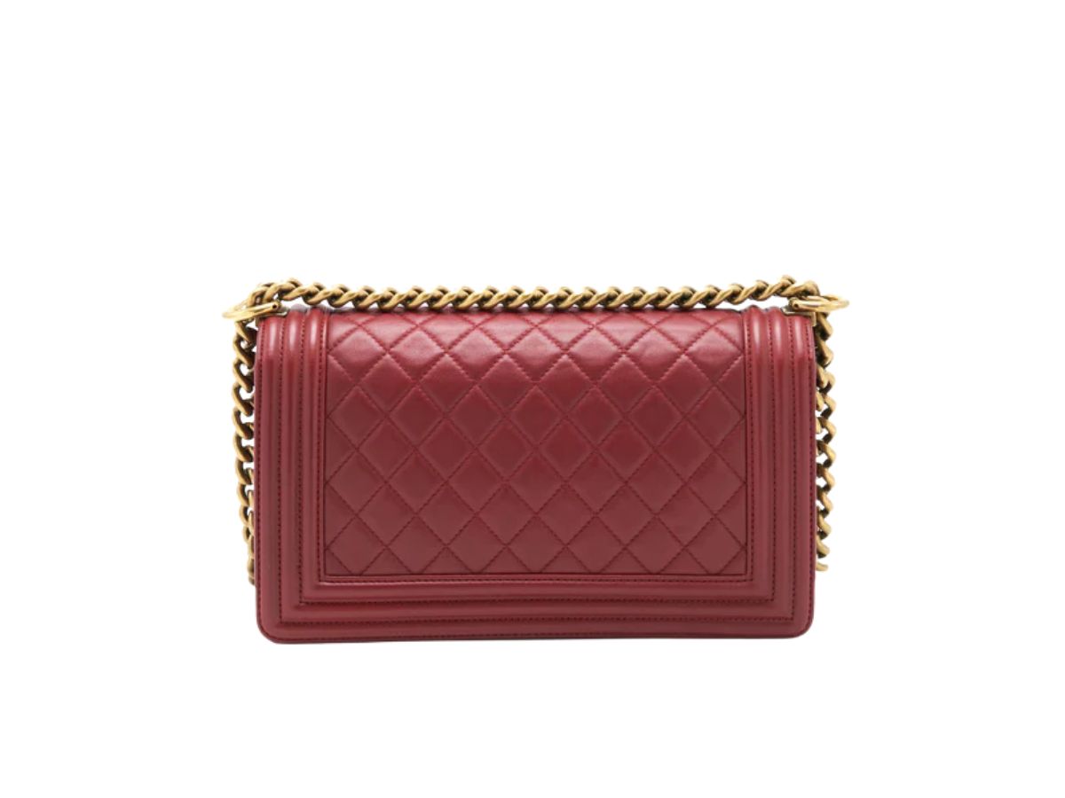 https://d2cva83hdk3bwc.cloudfront.net/chl-sbbcmbblbghxupn-chanel-boy-medium-handbag-burgundy-2.jpg