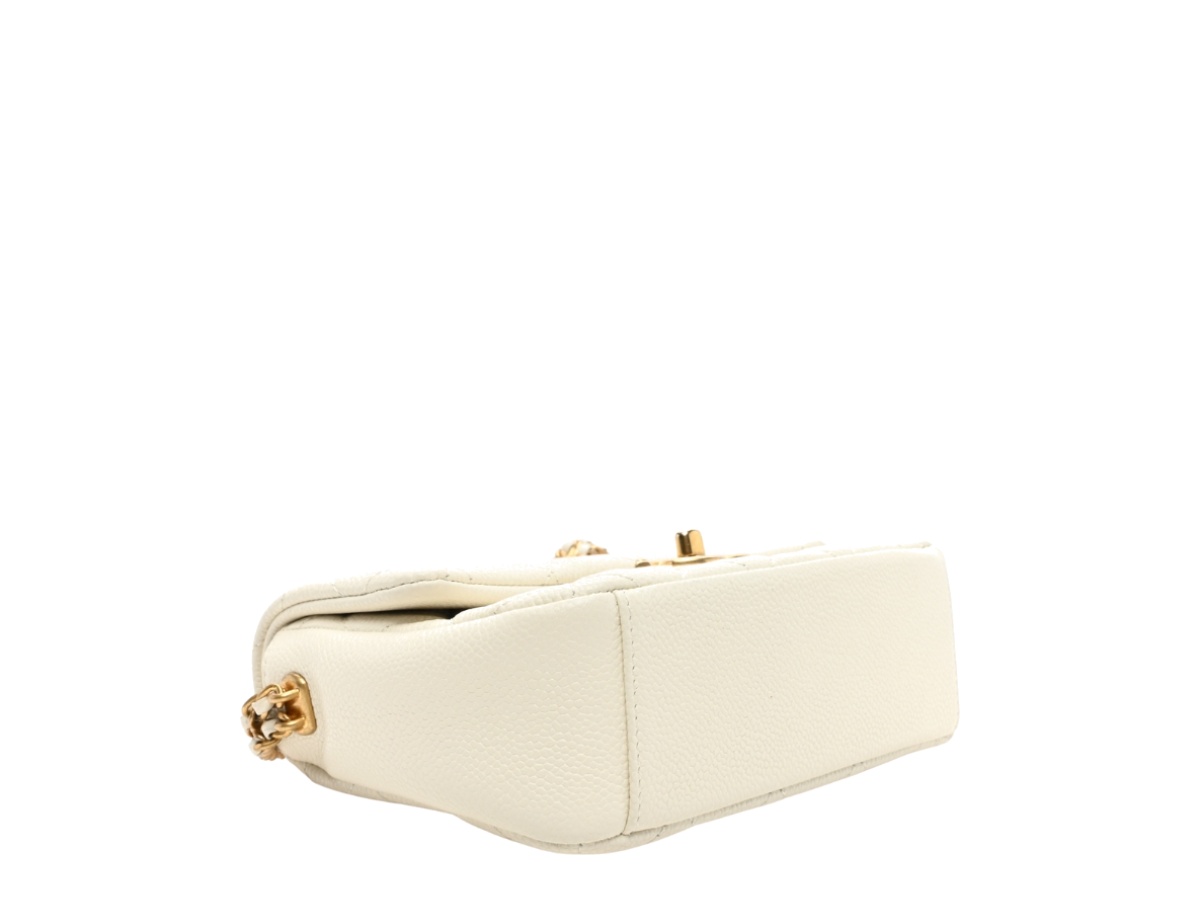 https://d2cva83hdk3bwc.cloudfront.net/chl-sbbcmfcsw-chanel-mini-flap-chain-soul-white-3.jpg