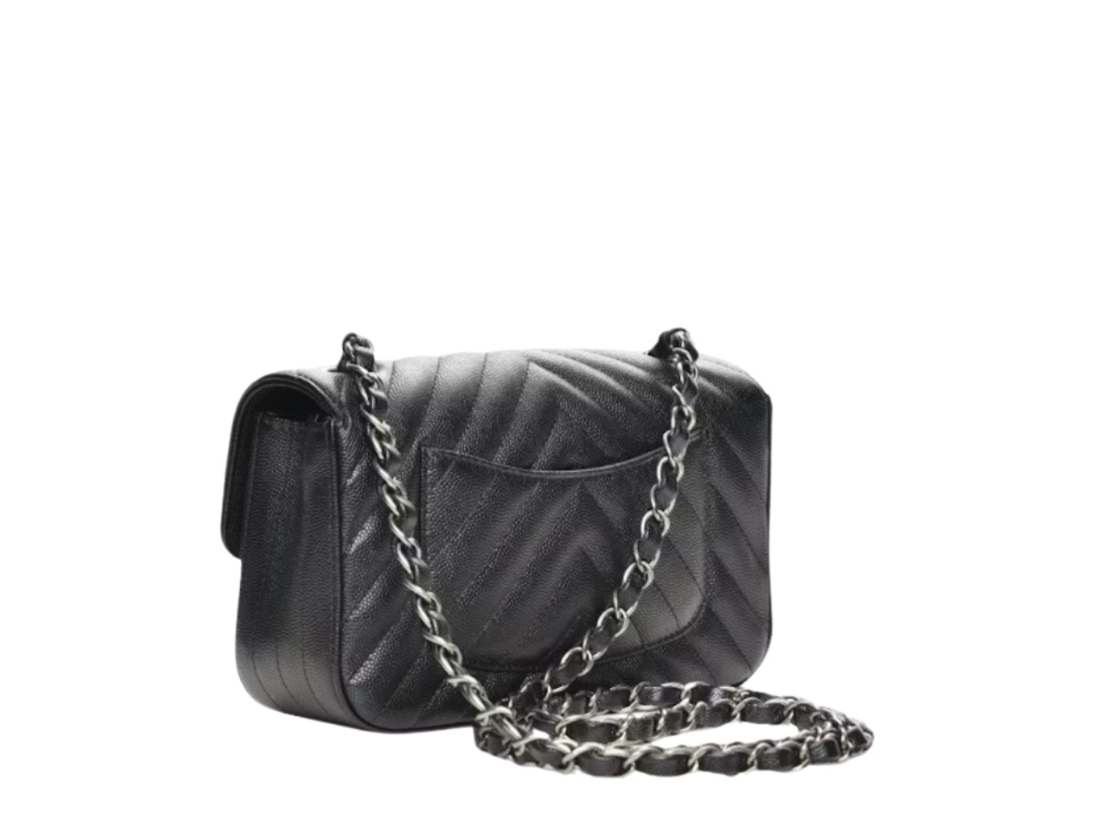 https://d2cva83hdk3bwc.cloudfront.net/chl-sbbcmrfcqmb-chanel-mini-rectangular-flap-chevron-quilted-metallic-black-2.jpg