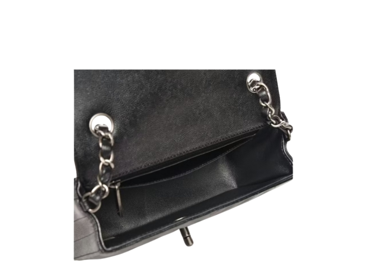 https://d2cva83hdk3bwc.cloudfront.net/chl-sbbcmrfcqmb-chanel-mini-rectangular-flap-chevron-quilted-metallic-black-3.jpg