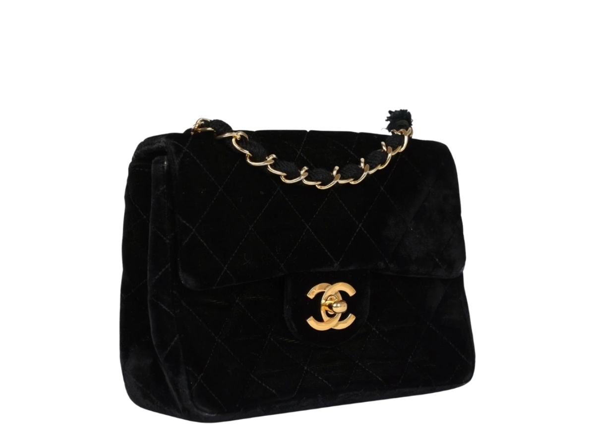 https://d2cva83hdk3bwc.cloudfront.net/chl-sbbcmsfbb-chanel-mini-square-flap-bag-black-2.jpg