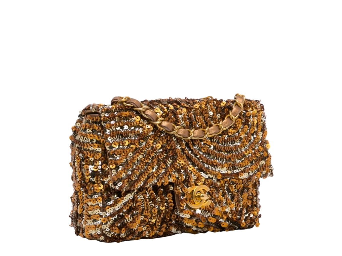 https://d2cva83hdk3bwc.cloudfront.net/chl-sbbcsrsfg-chanel-sequins-rectangular-single-flap-gold-2.jpg