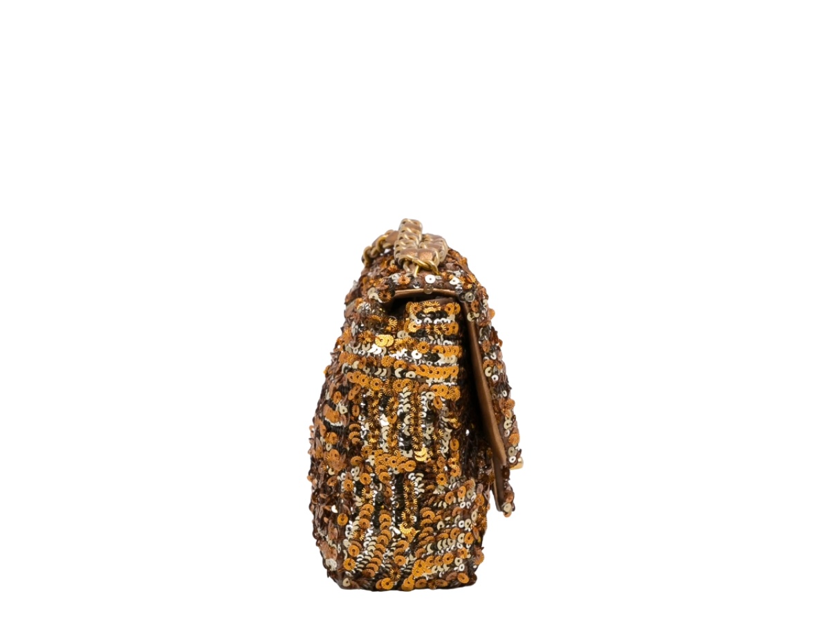https://d2cva83hdk3bwc.cloudfront.net/chl-sbbcsrsfg-chanel-sequins-rectangular-single-flap-gold-3.jpg