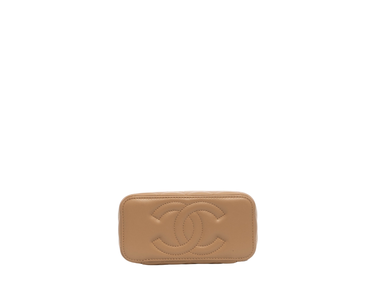 https://d2cva83hdk3bwc.cloudfront.net/chl-sbbcsvcbighwb-chanel-small-vanity-case-bag-in-gold-hardware-with-beige-4.jpg