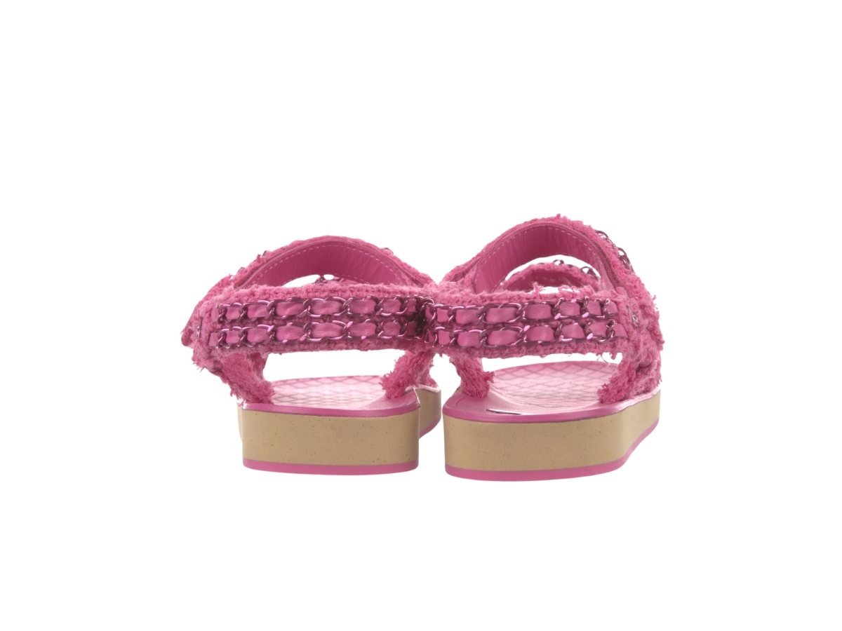 https://d2cva83hdk3bwc.cloudfront.net/chl-sdscclspiws-chanel-cc-logo-slides-pink-interlocking-women-s-4.jpg