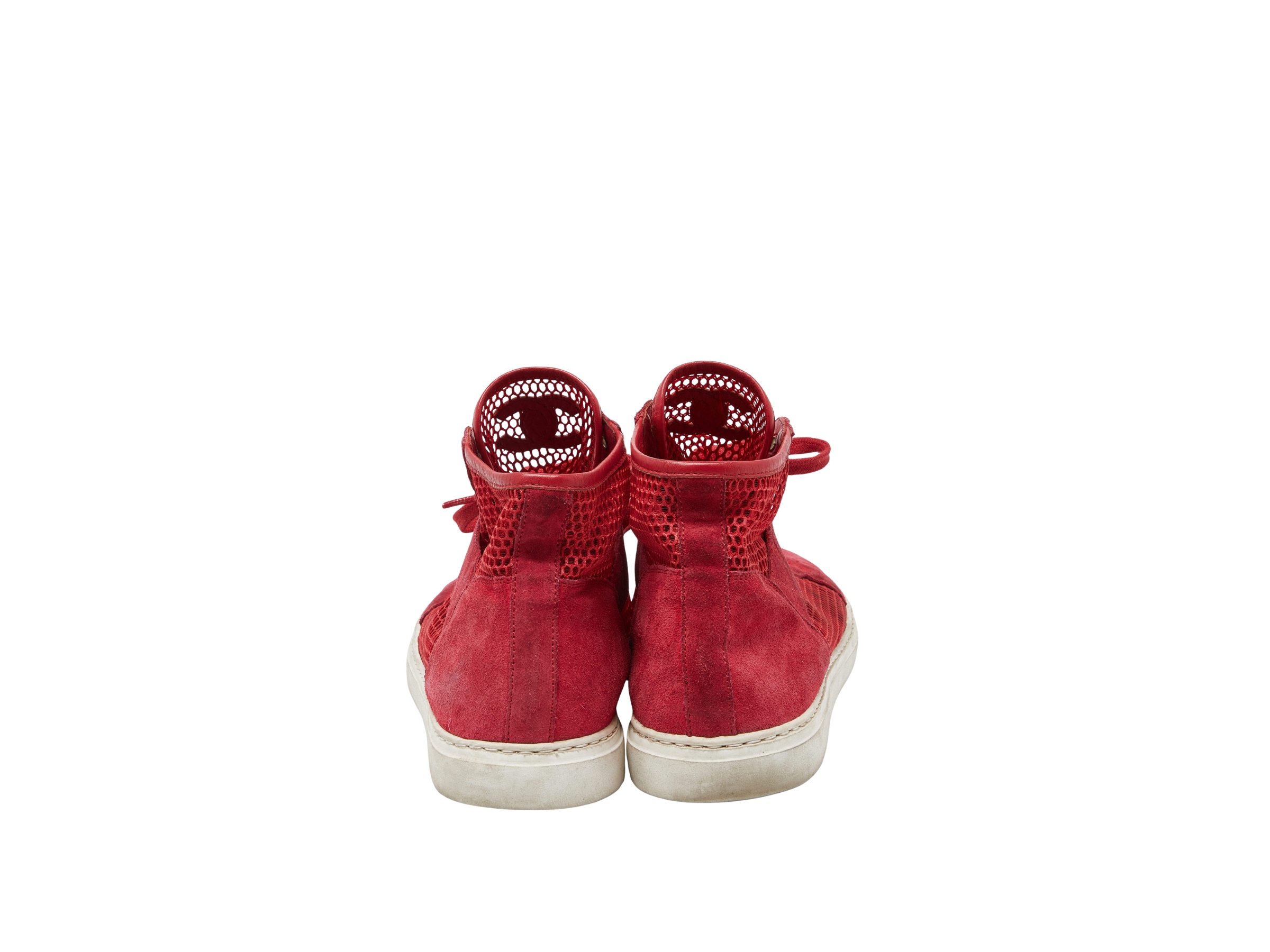https://d2cva83hdk3bwc.cloudfront.net/chl-snscmhtsrs-chanel-mesh-high-top-sneakers-red-suede-4.jpg