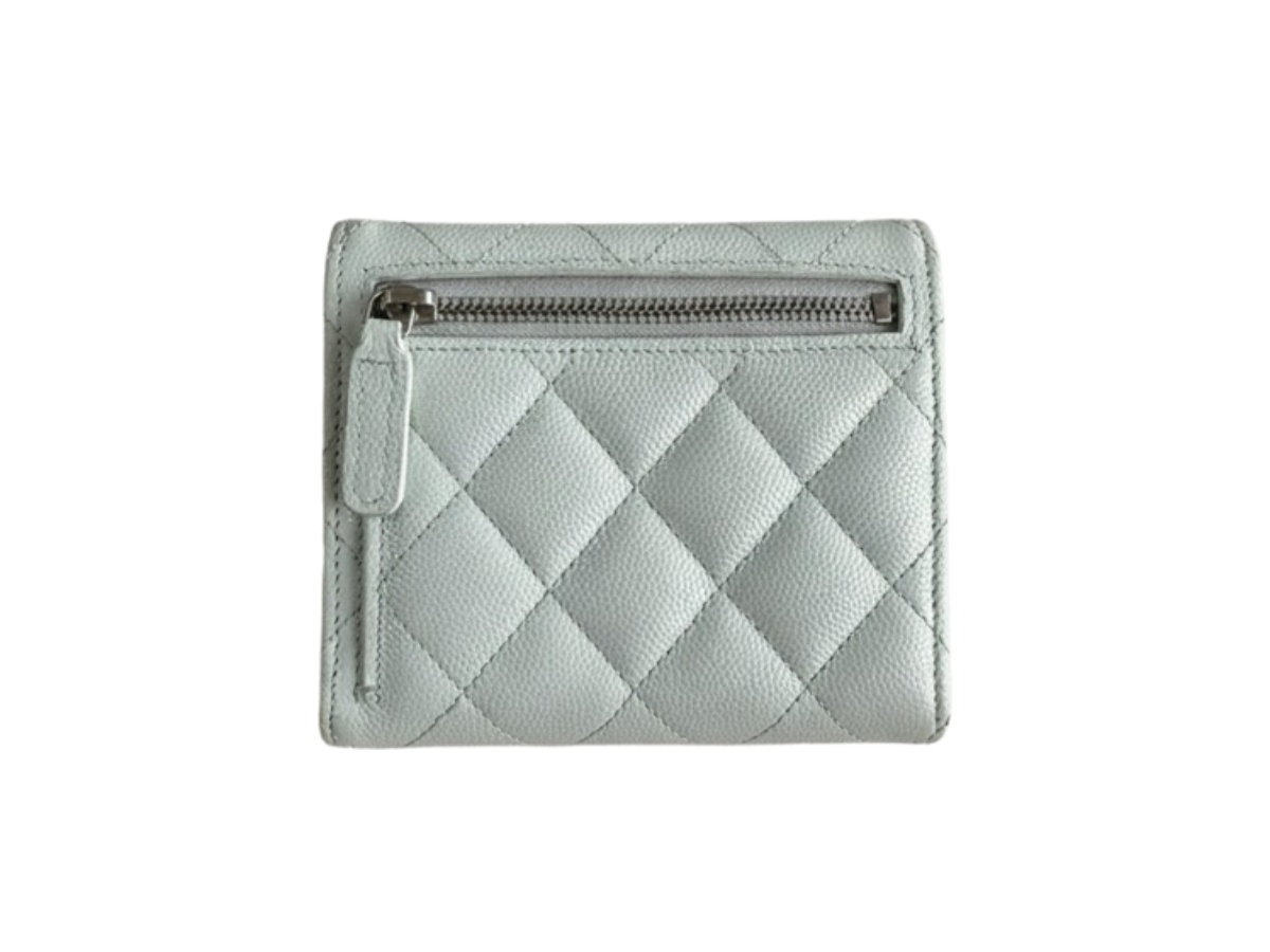 https://d2cva83hdk3bwc.cloudfront.net/chl-wlbctfwhlb-chanel-tri-fold-wallet-holo31-light-blue-2.jpg