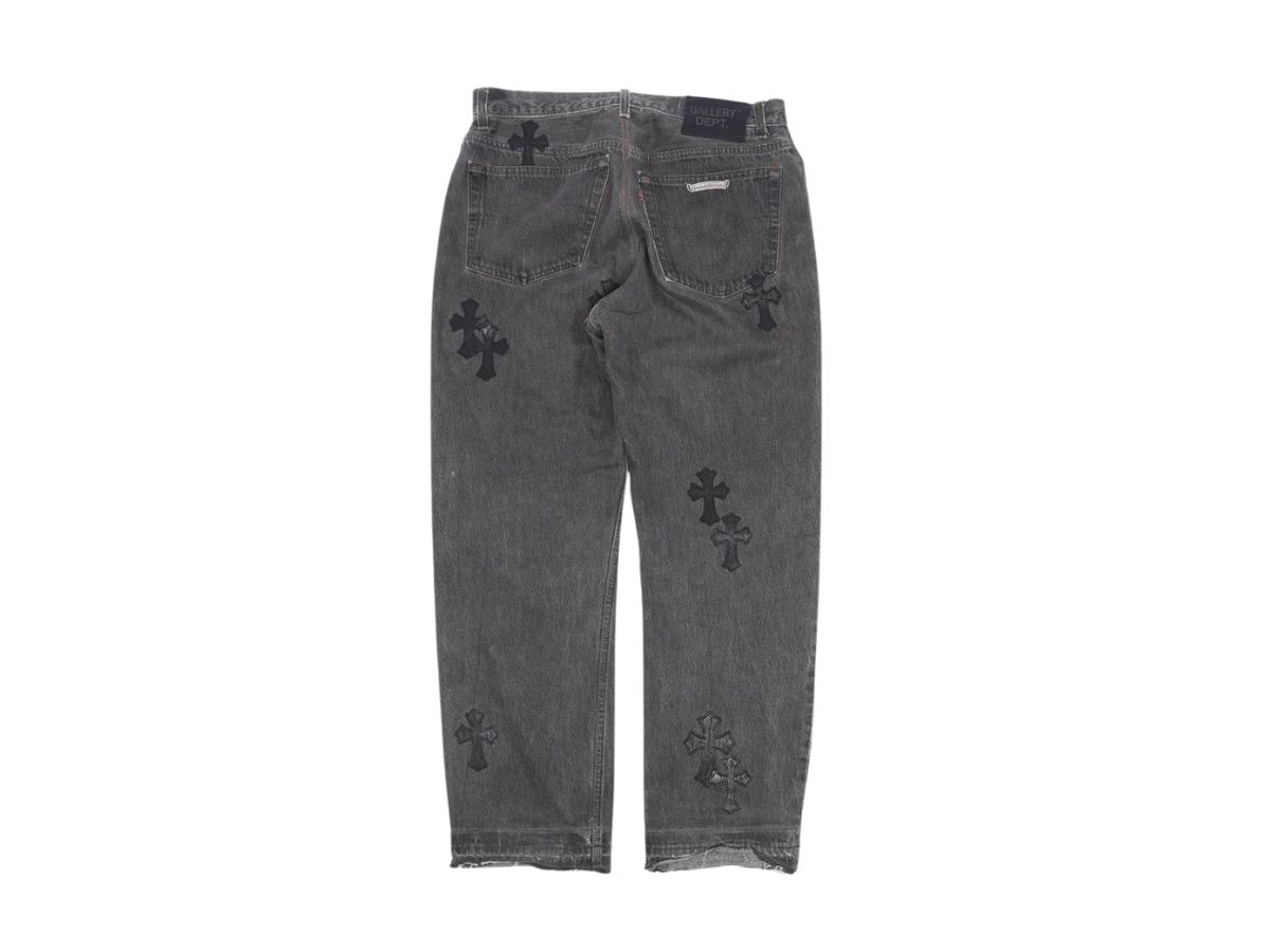https://d2cva83hdk3bwc.cloudfront.net/chrome-hearts-cross-patch-gallery-dept-5001-jeans-black-2.jpg