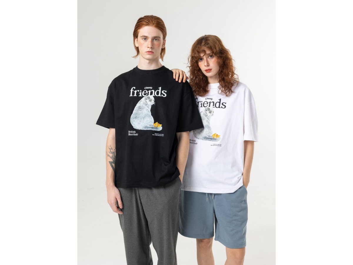 https://d2cva83hdk3bwc.cloudfront.net/classy-oversized-t-shirt-british-shorthair-white-4.jpg