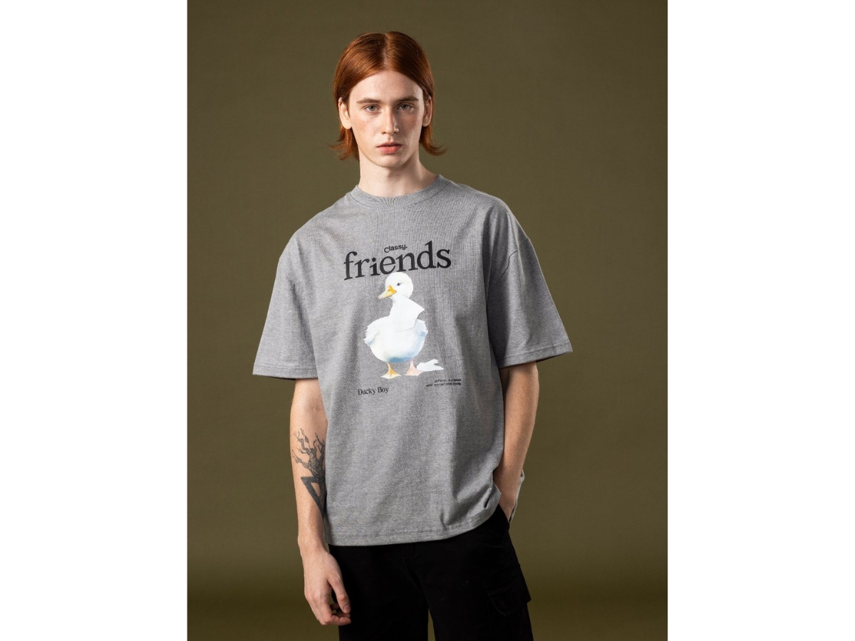 https://d2cva83hdk3bwc.cloudfront.net/classy-oversized-t-shirt-duck-boy-gray-2.jpg