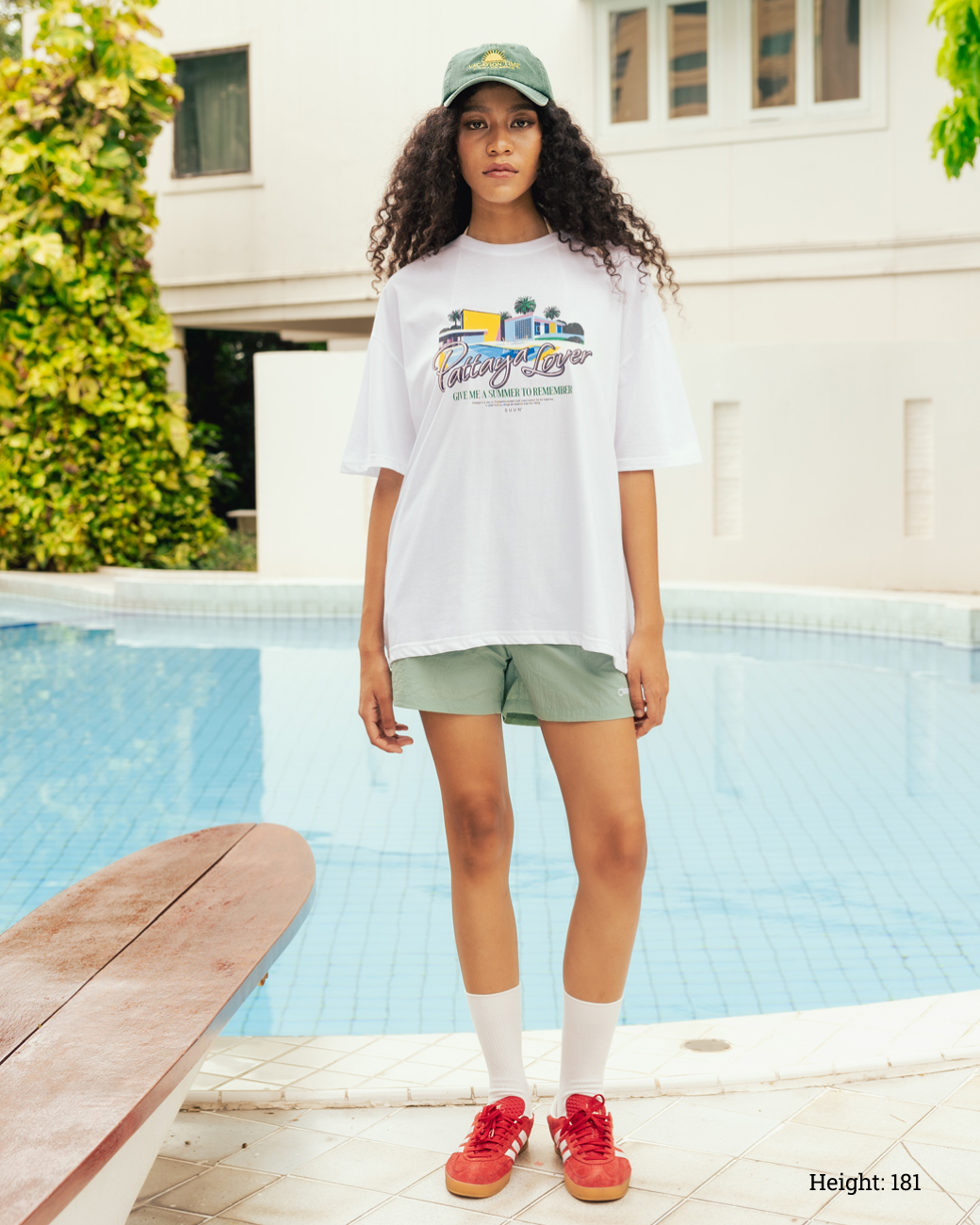 https://d2cva83hdk3bwc.cloudfront.net/classy_suun---oversized-t-shirt--pattaya-lover--white-3.jpg