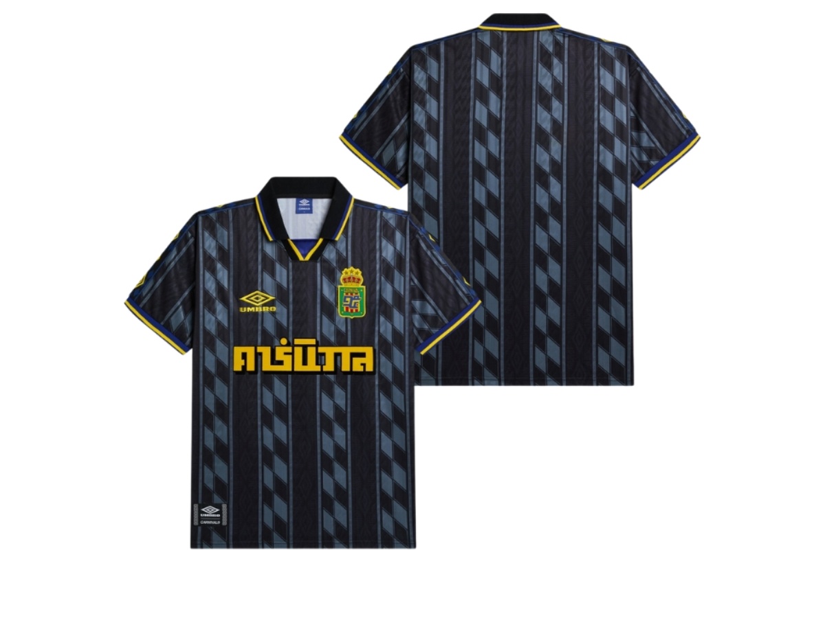 https://d2cva83hdk3bwc.cloudfront.net/cnv-jsacxujcb-carnival-x-umbro-jersey-classic-black-2.jpg