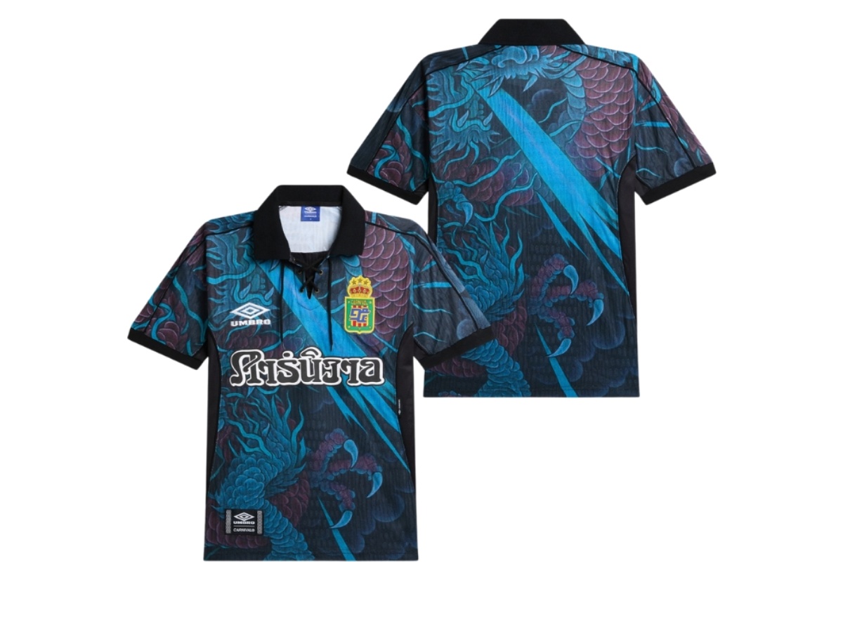 https://d2cva83hdk3bwc.cloudfront.net/cnv-jsacxujdxubb-carnival-x-umbro-jersey-dragon-black-blue-2.jpg