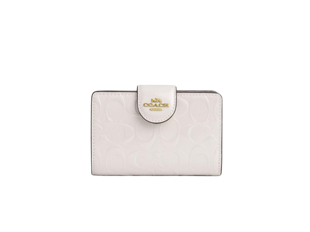 https://d2cva83hdk3bwc.cloudfront.net/coach-medium-corner-zip-wallet-in-signature-leather-with-gold-hardware-chalk-1.jpg
