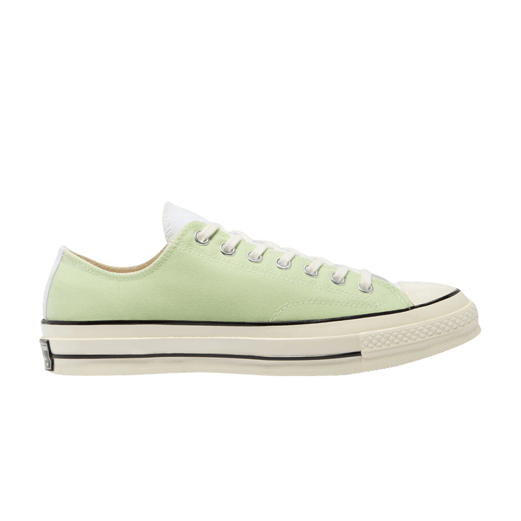 https://d2cva83hdk3bwc.cloudfront.net/converse-chuck-70-low-tripanel-1.jpg