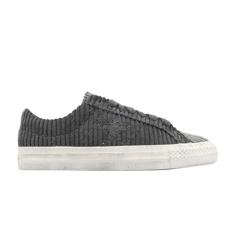 https://d2cva83hdk3bwc.cloudfront.net/converse-one-star-pro-dark-grey-distressed-1.jpg