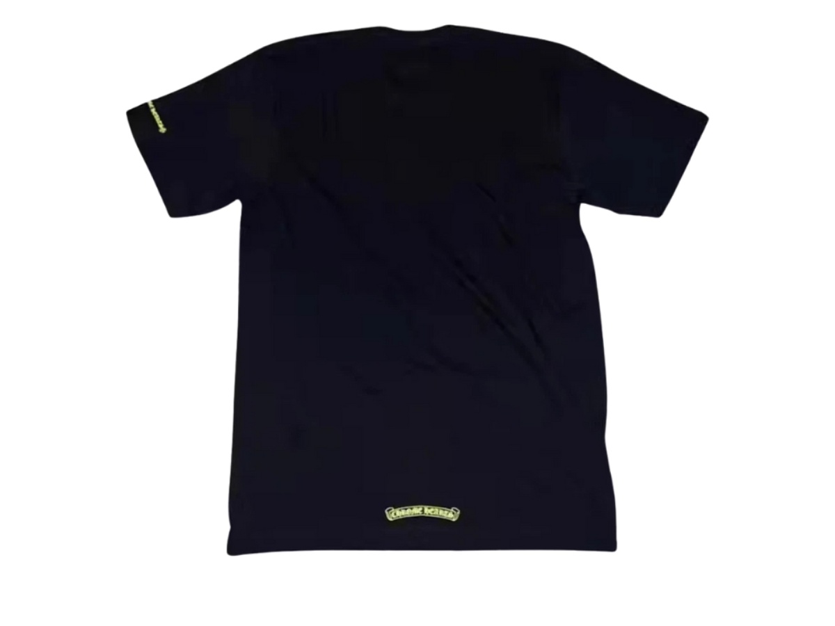 https://d2cva83hdk3bwc.cloudfront.net/crh-tsachnltpsstsb-chrome-hearts-neck-logo-tee-print-short-sleeve-t-shirt-black-2.jpg