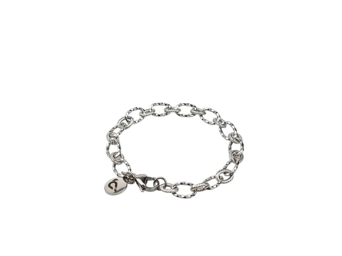 https://d2cva83hdk3bwc.cloudfront.net/crowcinz-vintage-style-bracelet-signature-logo--silver--1.jpg