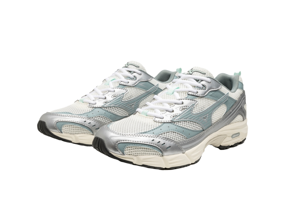 https://d2cva83hdk3bwc.cloudfront.net/d1ga245110-mizuno-mxr-metallic-silver-3.jpg