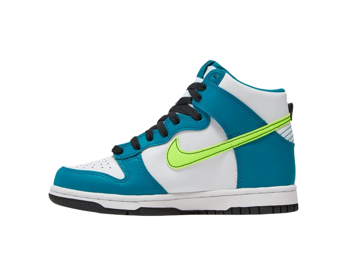 https://d2cva83hdk3bwc.cloudfront.net/db2179-109-nike-dunk-high-bright-spruce-volt-gs-2.jpg