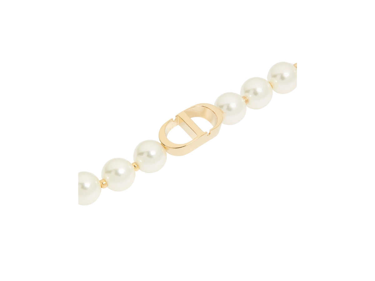 https://d2cva83hdk3bwc.cloudfront.net/dior-30-montaigne-bracelet-in-gold-finish-metal-and-white-resin-pearls-2.jpg