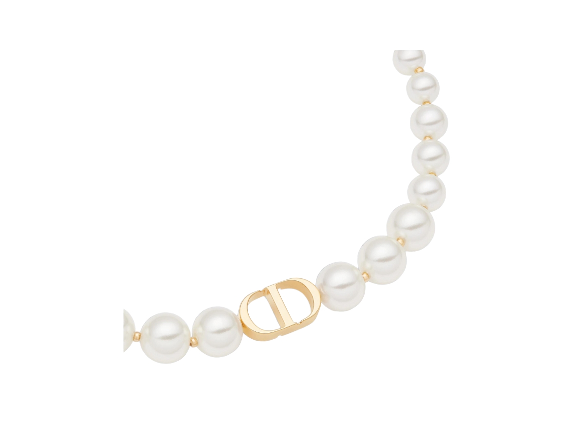 30 Montaigne Choker Gold-Finish Metal and White Resin Pearls