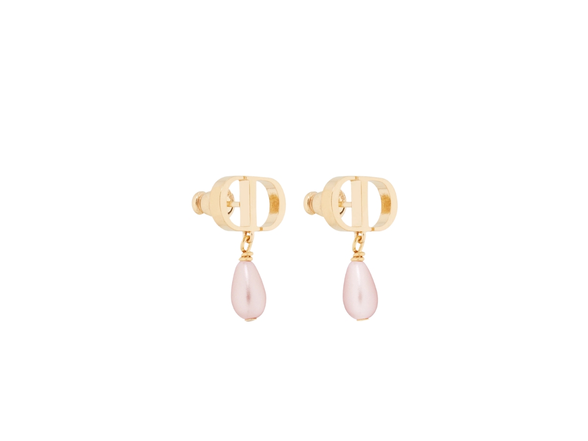 https://d2cva83hdk3bwc.cloudfront.net/dior-petit-cd-earrings-in-gold-finish-metal-and-iridescent-pink-resin-pearls-2.jpg