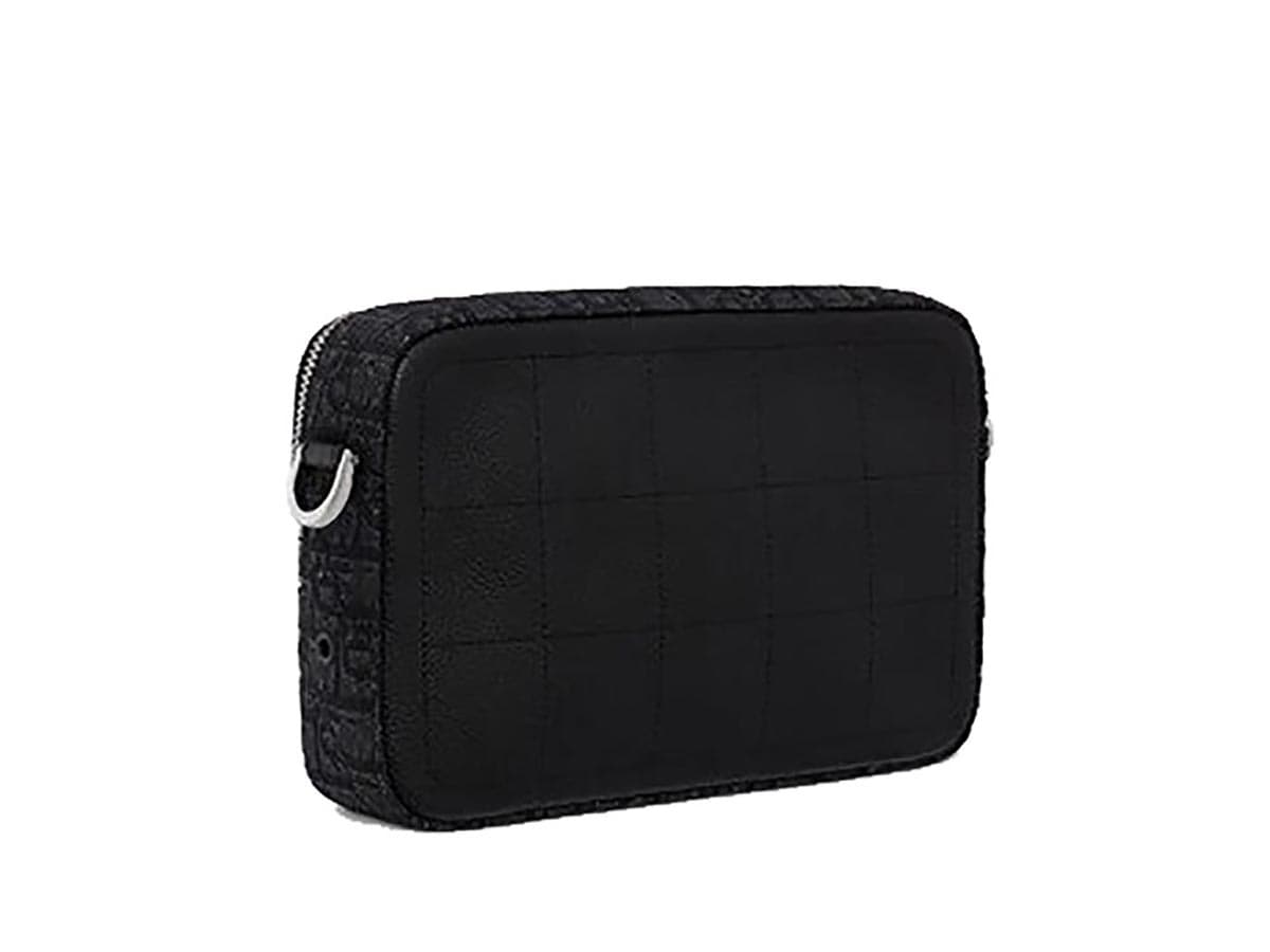 https://d2cva83hdk3bwc.cloudfront.net/dior-safari-black-dior-oblique-messenger-bag-3.jpg