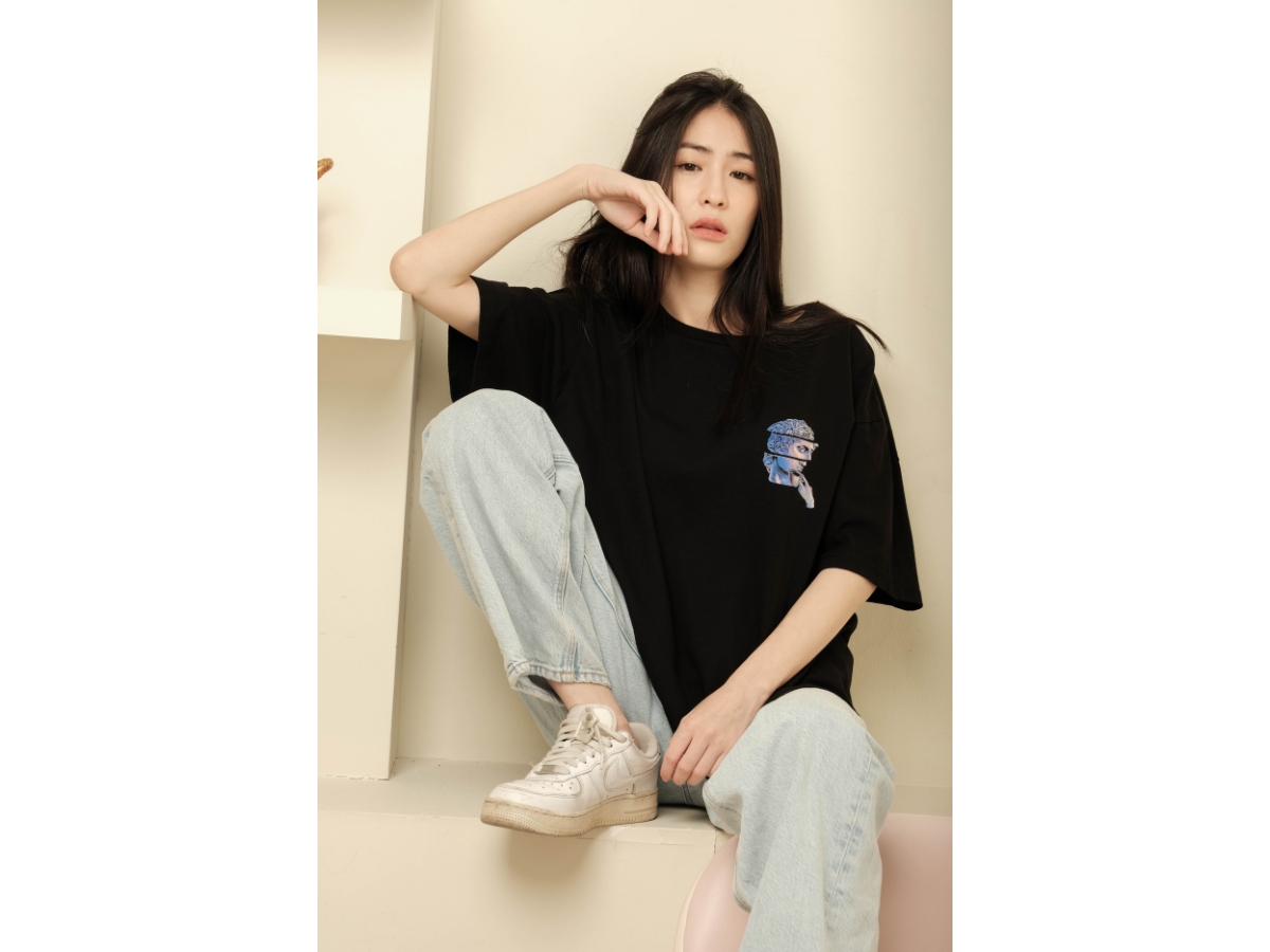 https://d2cva83hdk3bwc.cloudfront.net/doppio-insomniac-oversized-t-shirt--black--2.jpg