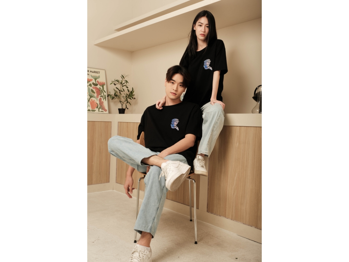 https://d2cva83hdk3bwc.cloudfront.net/doppio-insomniac-oversized-t-shirt--black--4.jpg