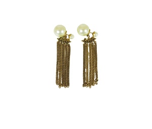 Buy Dior Tribal Earrings Pearl at Sasom – Authentic and Ready to Ship