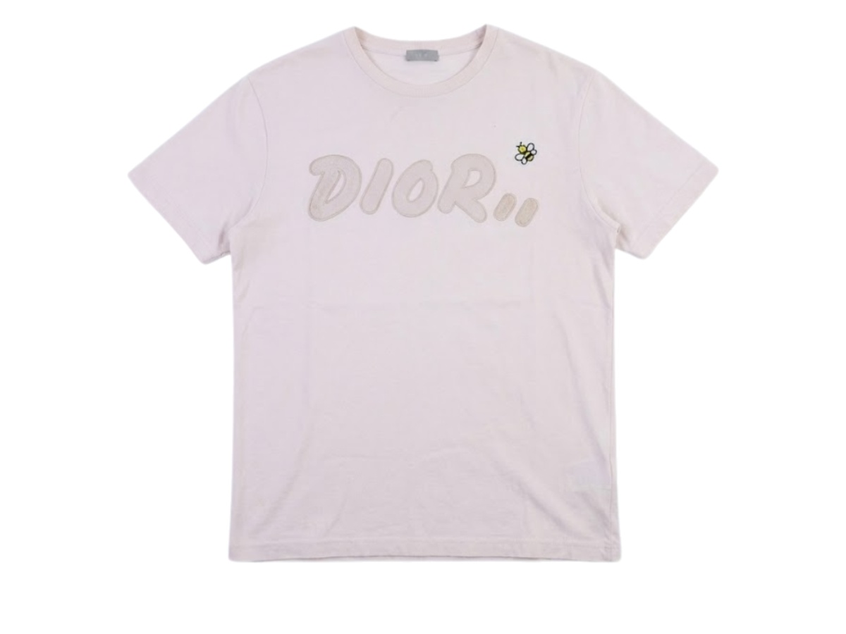 https://d2cva83hdk3bwc.cloudfront.net/dor-tsadxkbtp-dior-x-kaws-bee-tee-pink-1.jpg