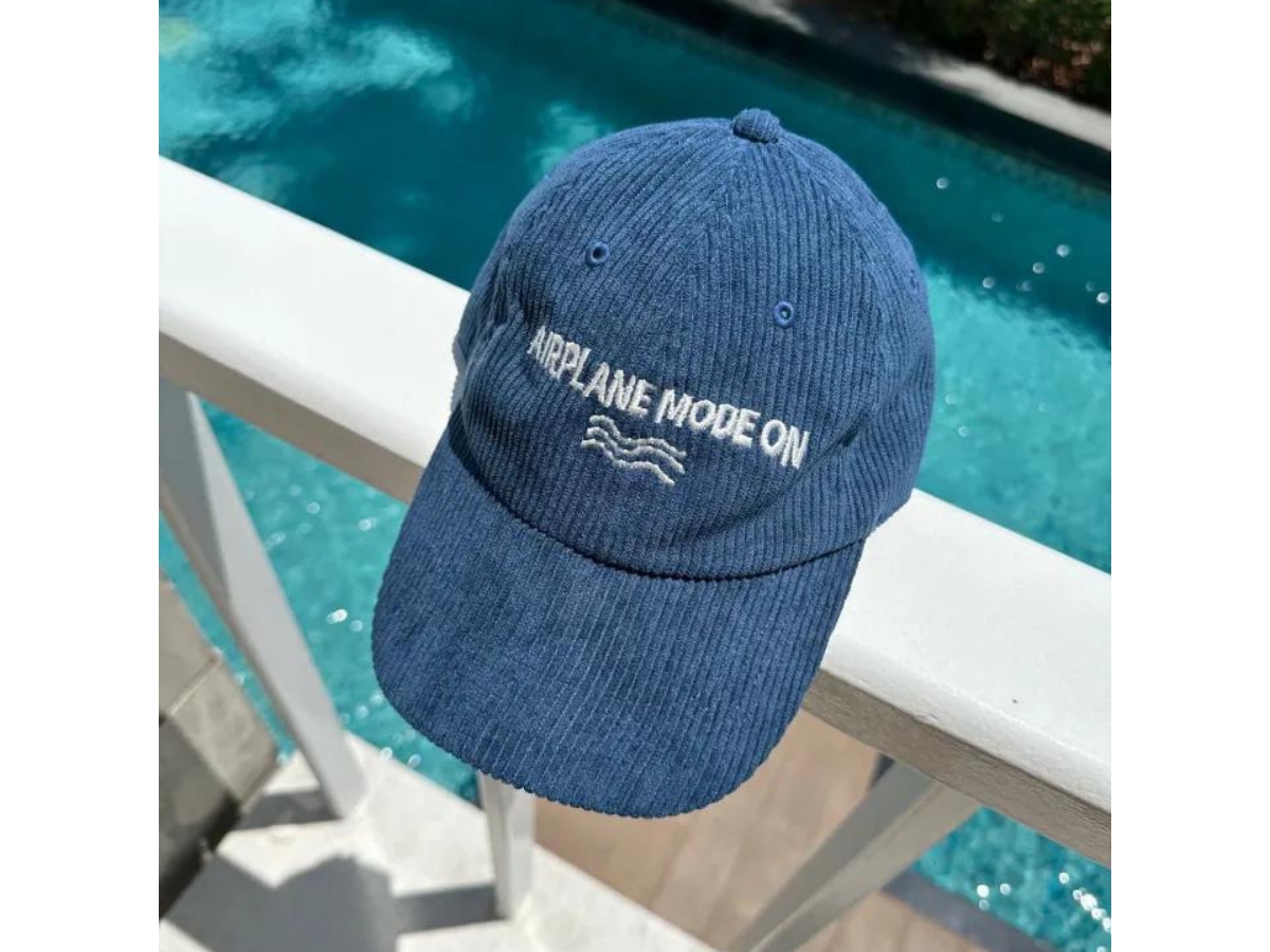 https://d2cva83hdk3bwc.cloudfront.net/duckyboy-airplane-mode-on-coruroy-cap-navy-2.jpg