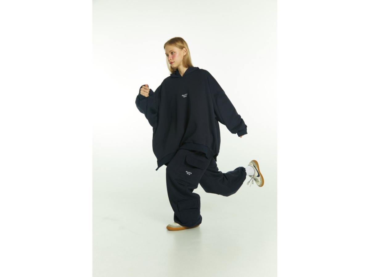 https://d2cva83hdk3bwc.cloudfront.net/duckyboy-cargo-sweatpant-navy-3.jpg