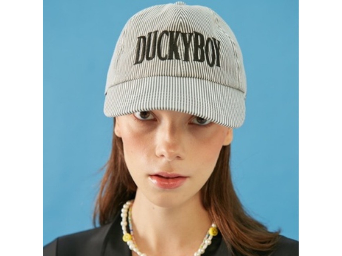 https://d2cva83hdk3bwc.cloudfront.net/duckyboy-stripe-cap-duckyboy-black-2.jpg