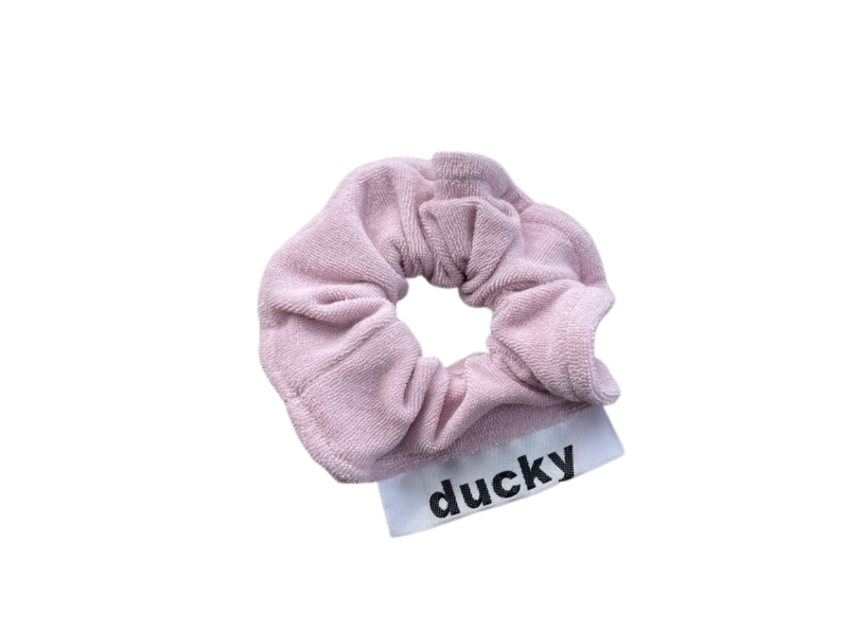 https://d2cva83hdk3bwc.cloudfront.net/duckyboy-towel-mini-donut-pink-1.jpg