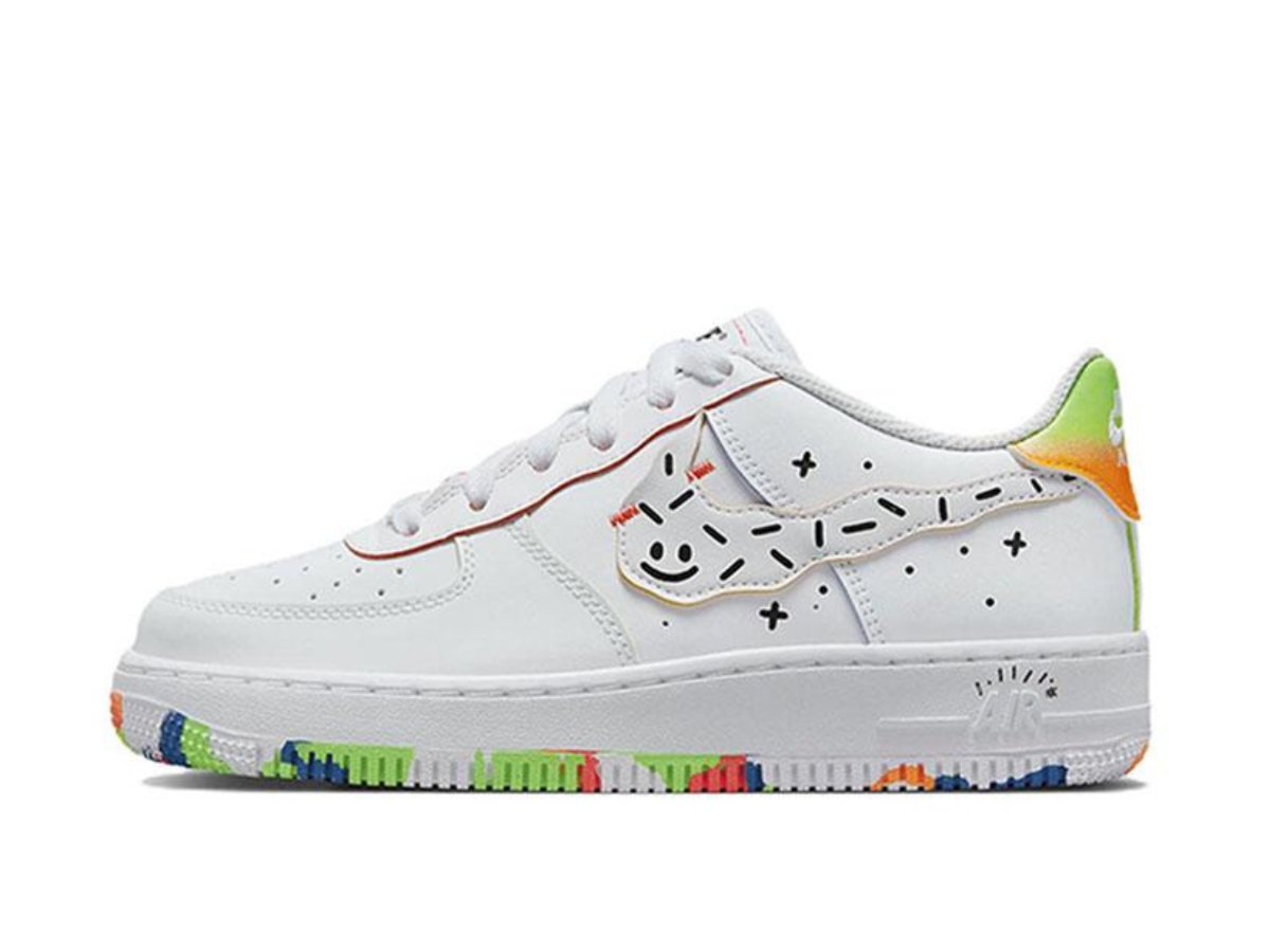 https://d2cva83hdk3bwc.cloudfront.net/dv1366-111-nike-air-force-1-low-kids-drawing-gs-2.jpg