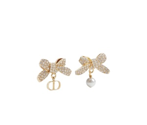 Buy Dior Delicate Bow Earrings Gold at Sasom – Authentic and Ready to Ship