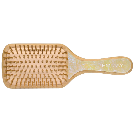 https://d2cva83hdk3bwc.cloudfront.net/emi-jay-thailand_emi-jay-bamboo-paddle-brush-in-lemon-sugar-2.jpg