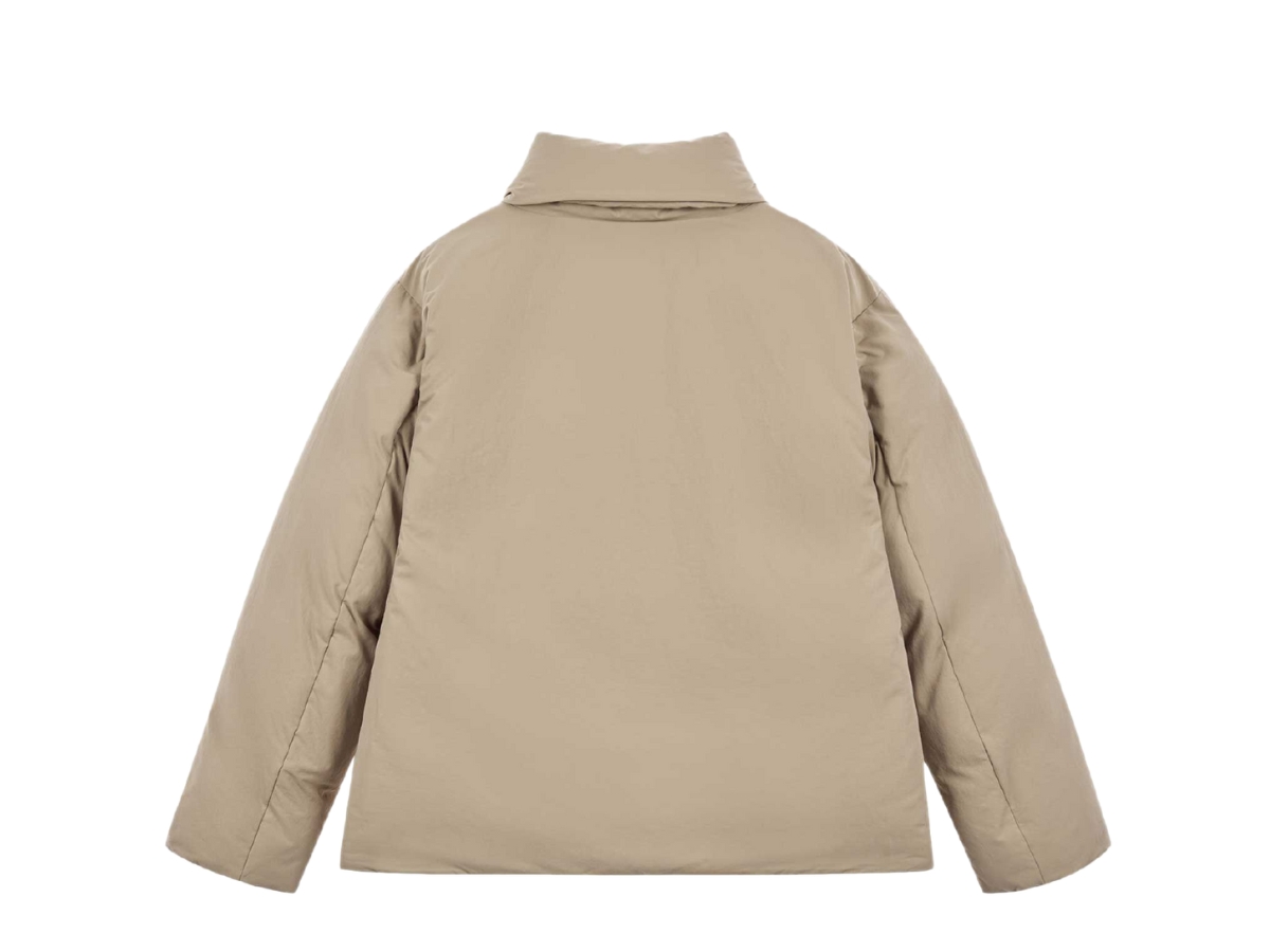 ช้อป Emis Folding Neck Down Jacket Beigeของแท้ที่ SASOM