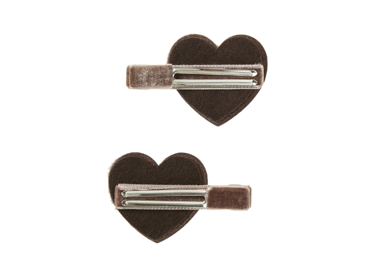 https://d2cva83hdk3bwc.cloudfront.net/emis-fur-heart-hairpin-brown-2.jpg