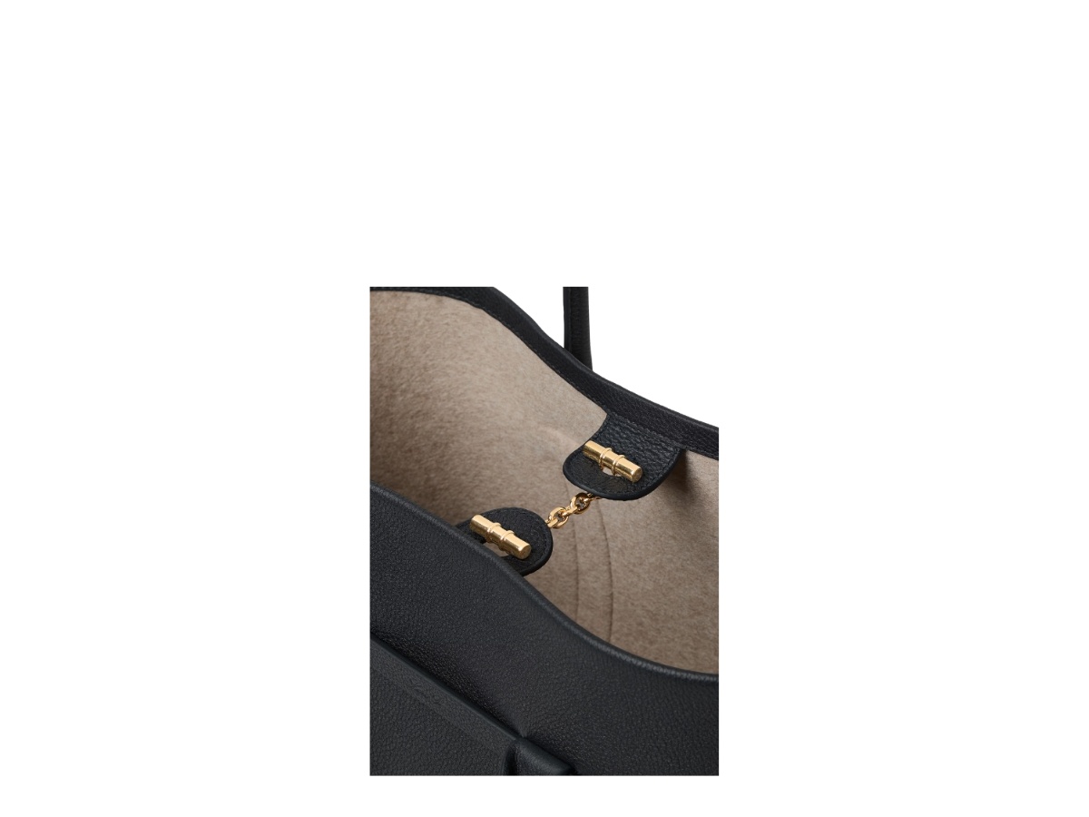 https://d2cva83hdk3bwc.cloudfront.net/fao7473-w1b4-loro-piana-ghiera-shopper-small-in-calfskin-with-gold-hardware-navy-blue-sun-gold-5.jpg