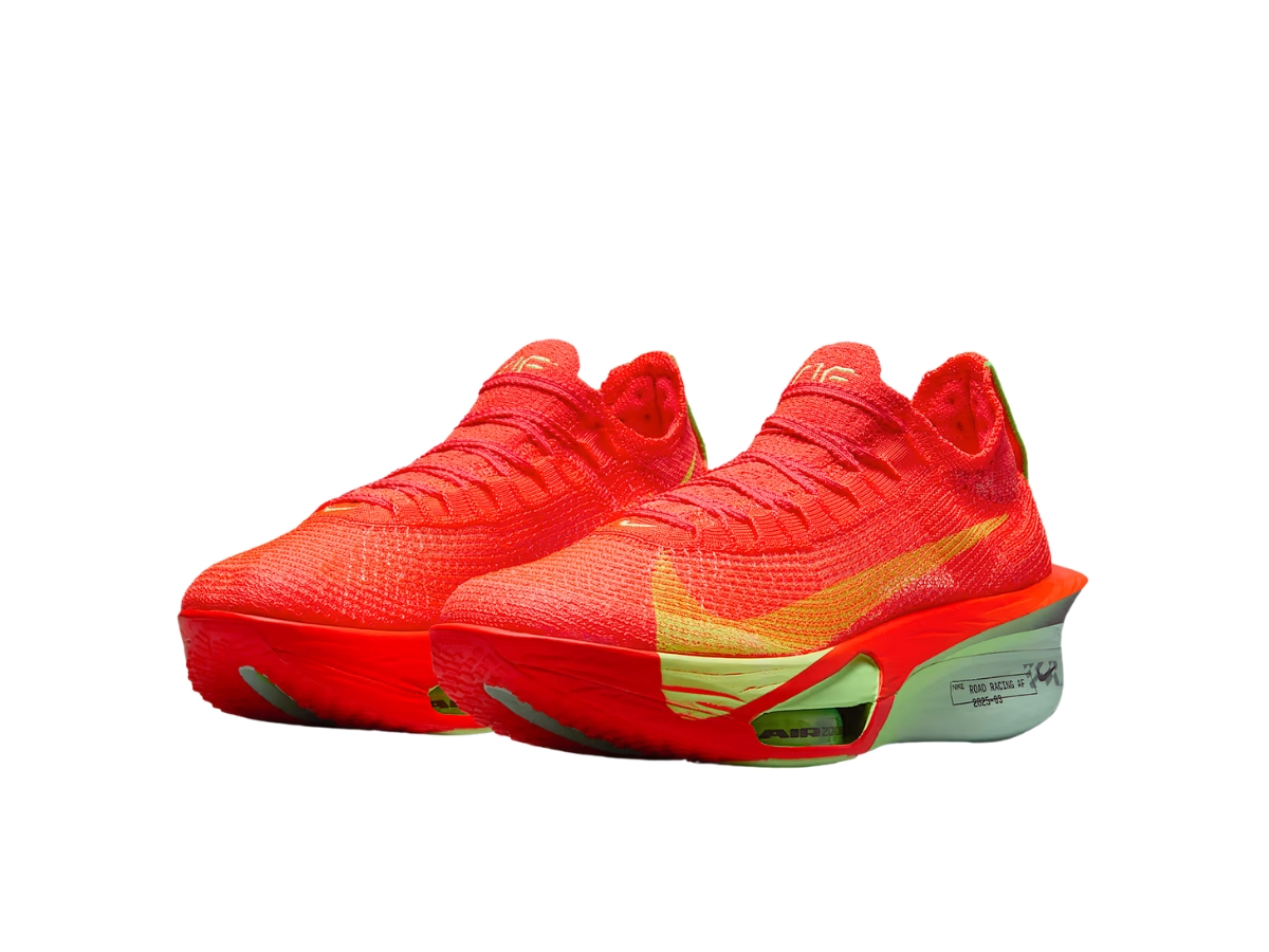 https://d2cva83hdk3bwc.cloudfront.net/fd8315-600-nike-alphafly-3-bright-crimson-women-s-2.jpg