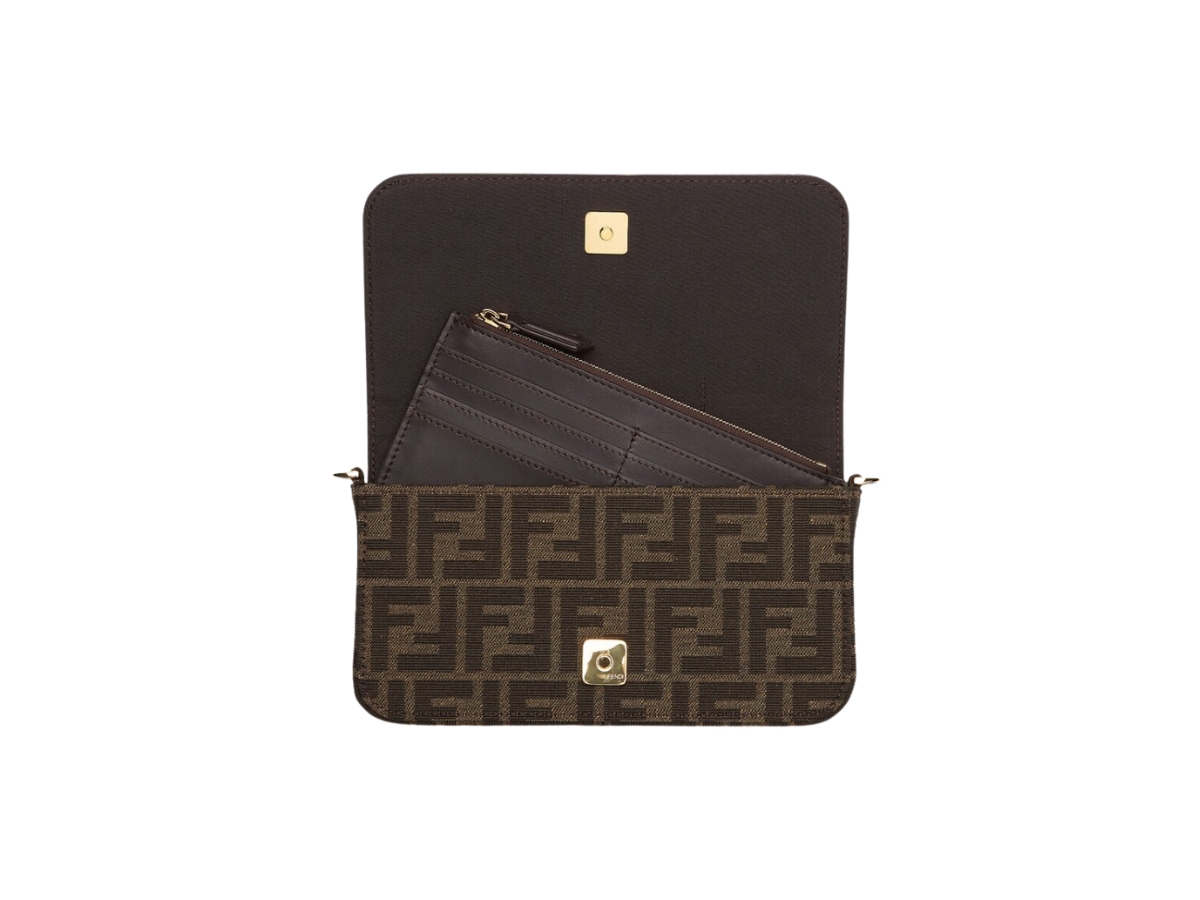https://d2cva83hdk3bwc.cloudfront.net/fendi-fendigraphy-wallet-on-chain-in-ff-jacquard-fabric-with-gold-finish-metalware-brown-2.jpg