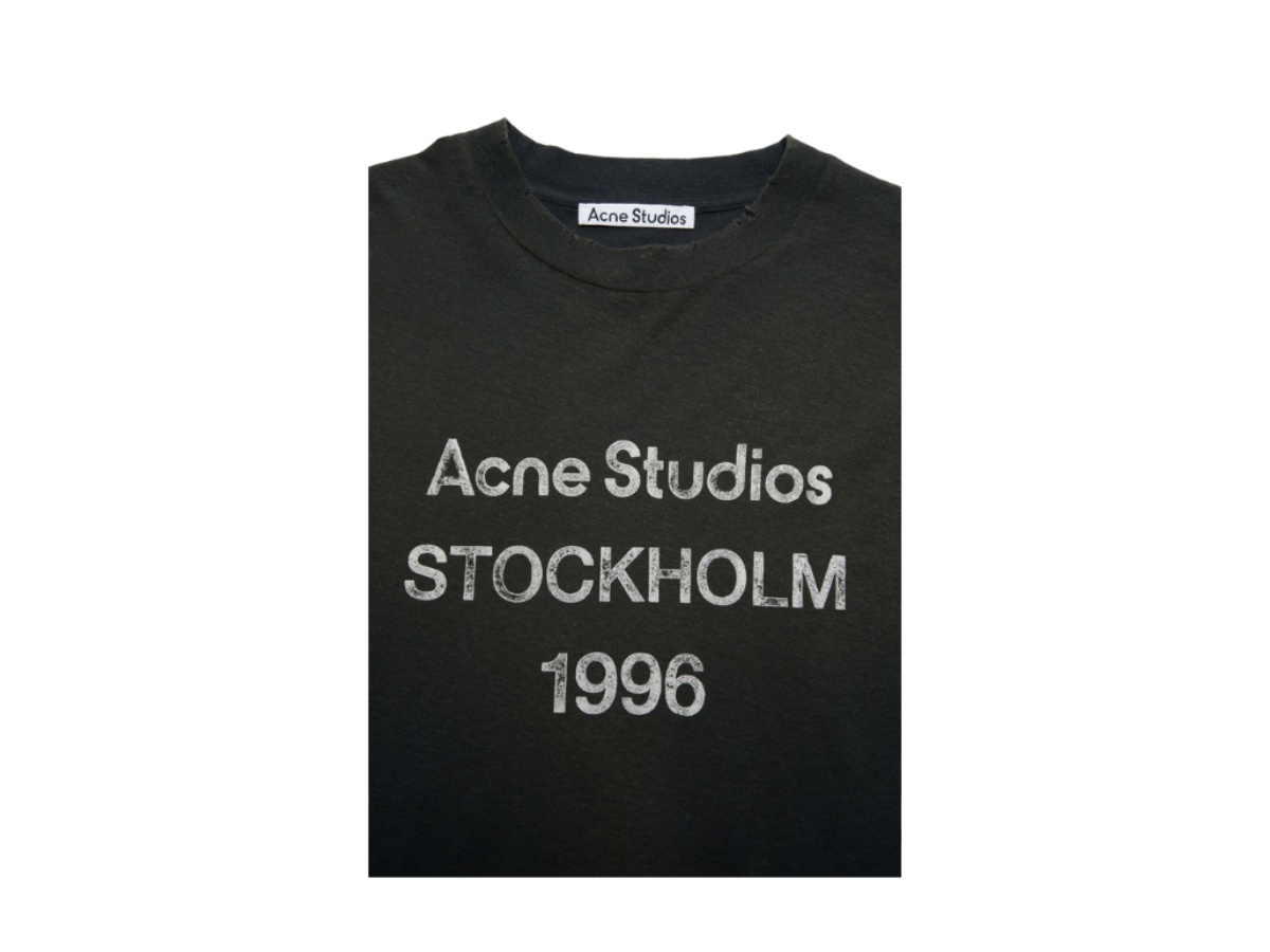 https://d2cva83hdk3bwc.cloudfront.net/fn-ux-tshi000016-acne-studios-logo-t-shirt-relaxed-fit-faded-black-3.jpg