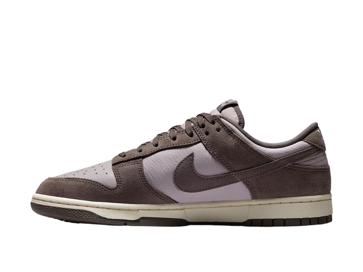 https://d2cva83hdk3bwc.cloudfront.net/fq8249-001-nike-dunk-low-se-platinum-violet-cave-stone-2.jpg