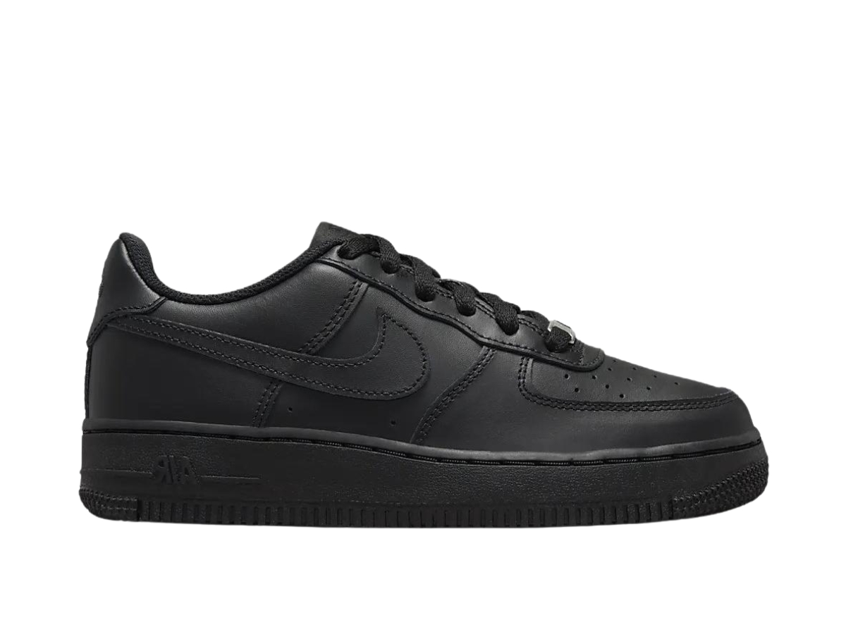 https://d2cva83hdk3bwc.cloudfront.net/fv5951-001-nike-air-force-1-low-triple-black-gs-1.jpg