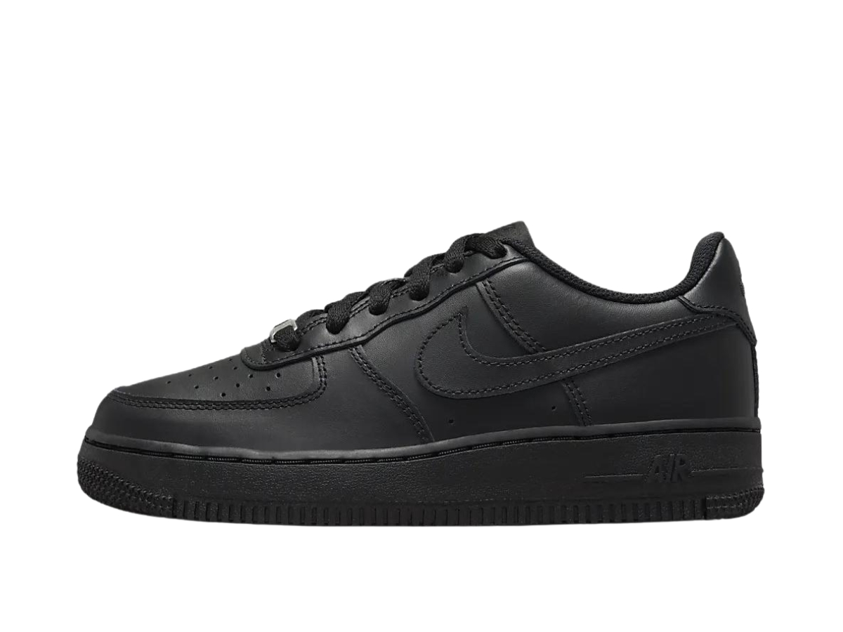 https://d2cva83hdk3bwc.cloudfront.net/fv5951-001-nike-air-force-1-low-triple-black-gs-2.jpg
