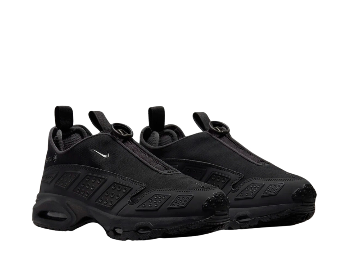 https://d2cva83hdk3bwc.cloudfront.net/fz4238-001-nike-air-max-sndr-gore-tex-black-and-dark-smoke-grey-women-s-3.jpg